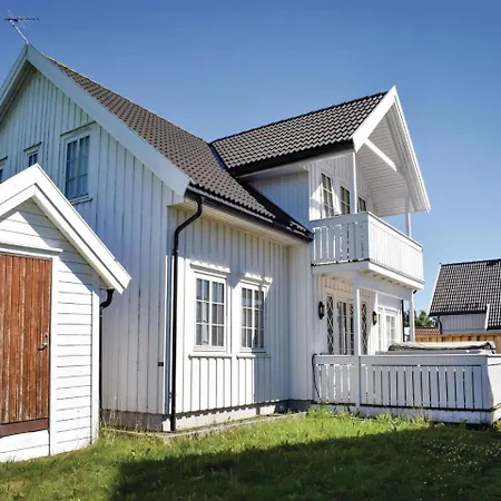 Four Bedroom Holiday In Ferienhaus Søgne
