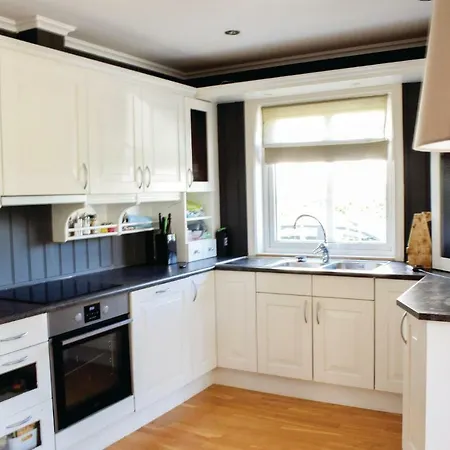 Four Bedroom Holiday In *
